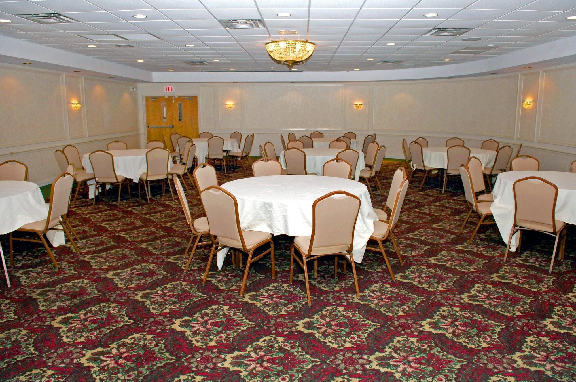 Ramada Plaza By Wyndham Chicago North Shore Wheeling Удобства фото