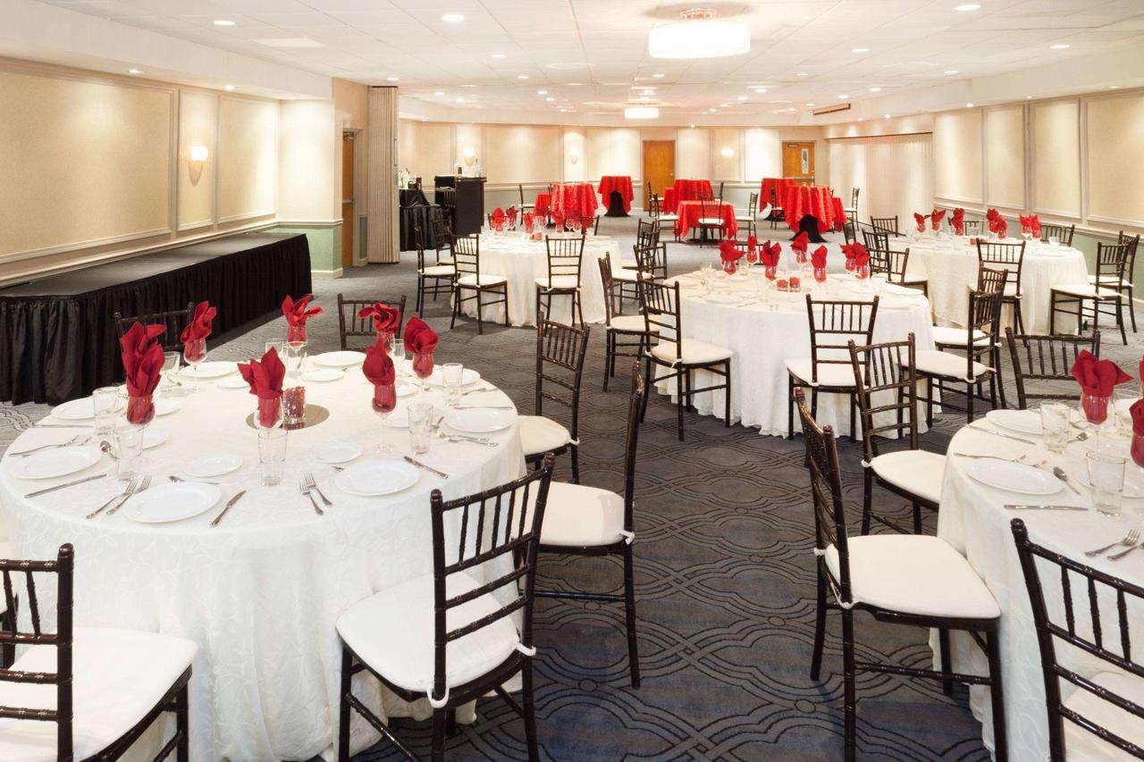 Ramada Plaza By Wyndham Chicago North Shore Wheeling Экстерьер фото