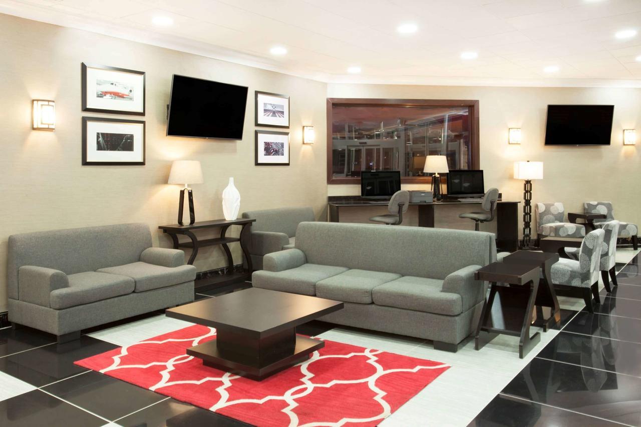 Ramada Plaza By Wyndham Chicago North Shore Wheeling Экстерьер фото