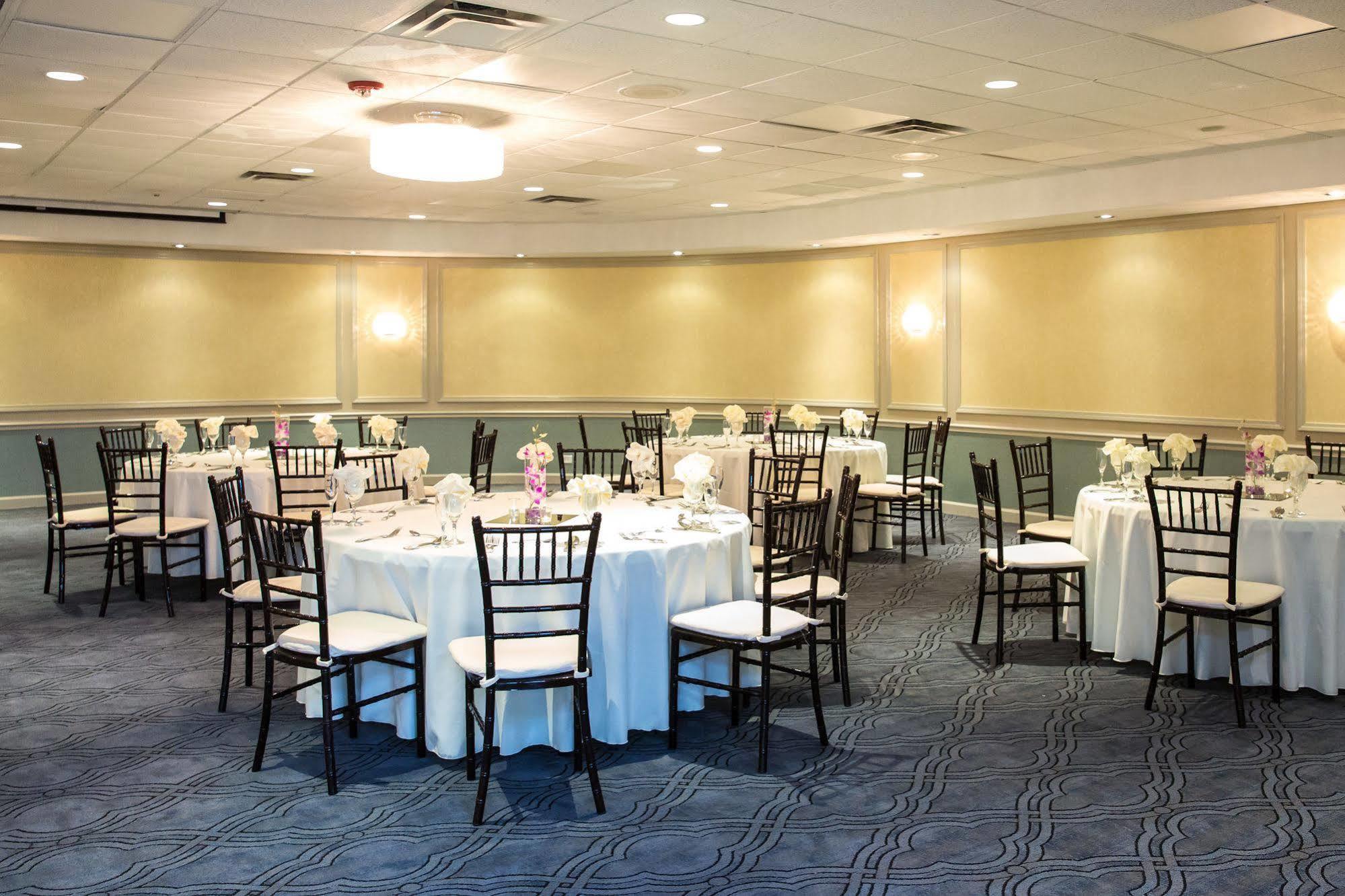 Ramada Plaza By Wyndham Chicago North Shore Wheeling Экстерьер фото